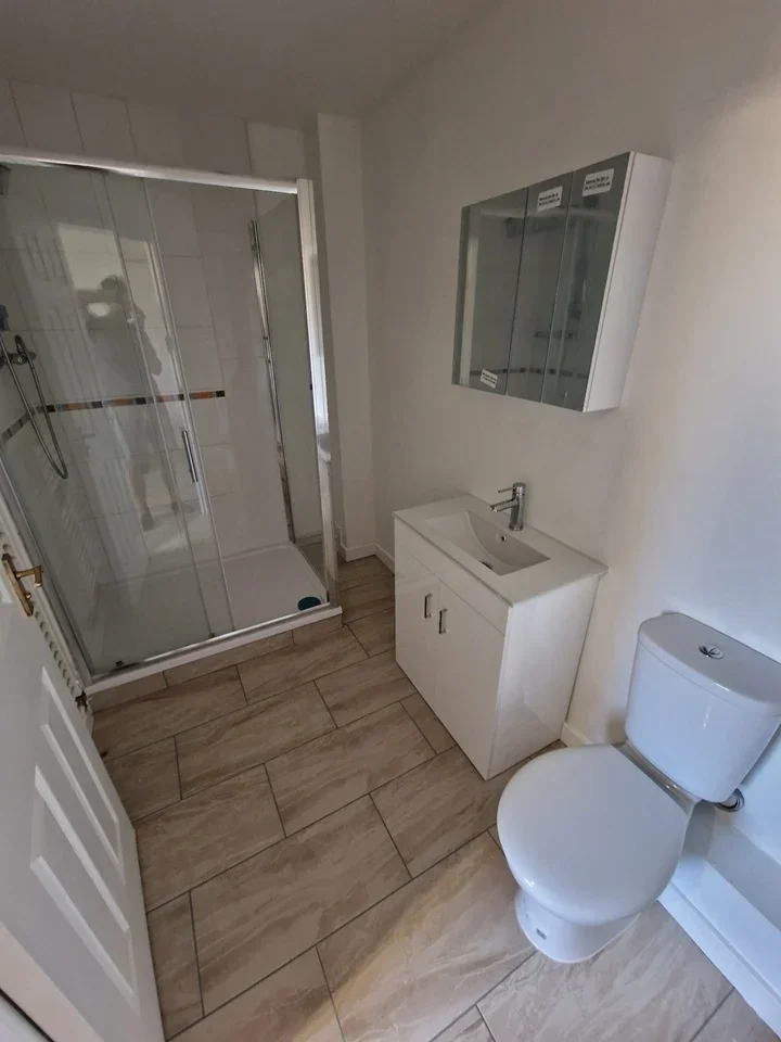 Room Windmill Road in Slough