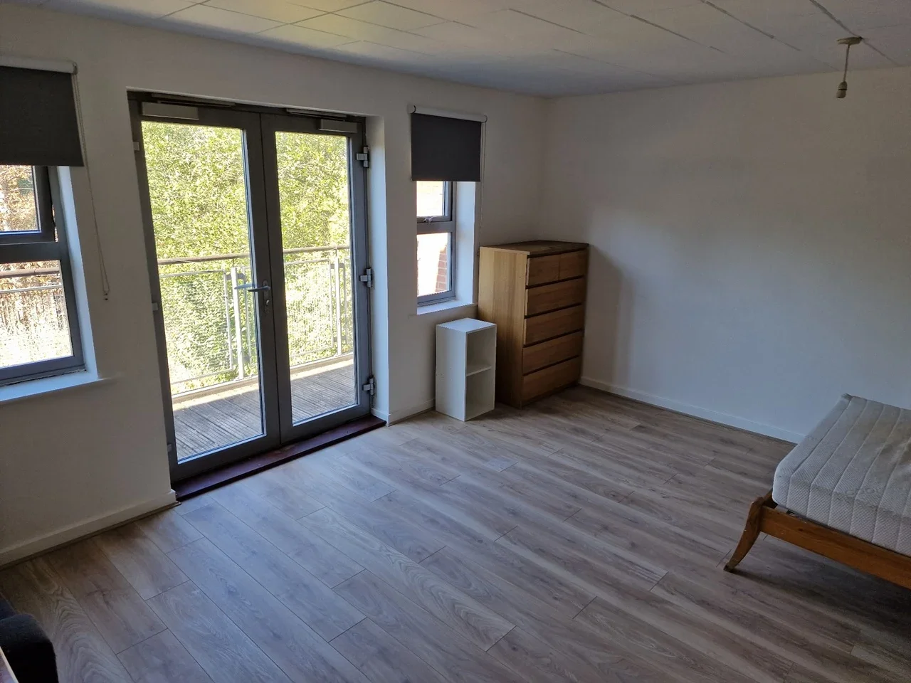 Room Windmill Road in Slough