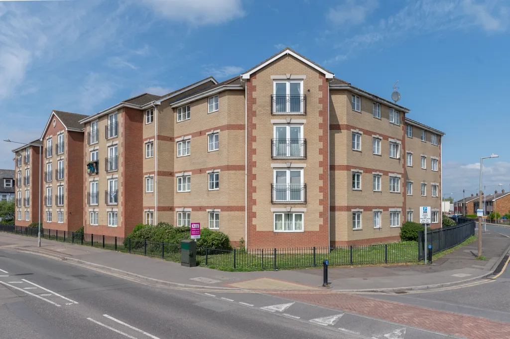 Flat Dunlop Road in Tilbury