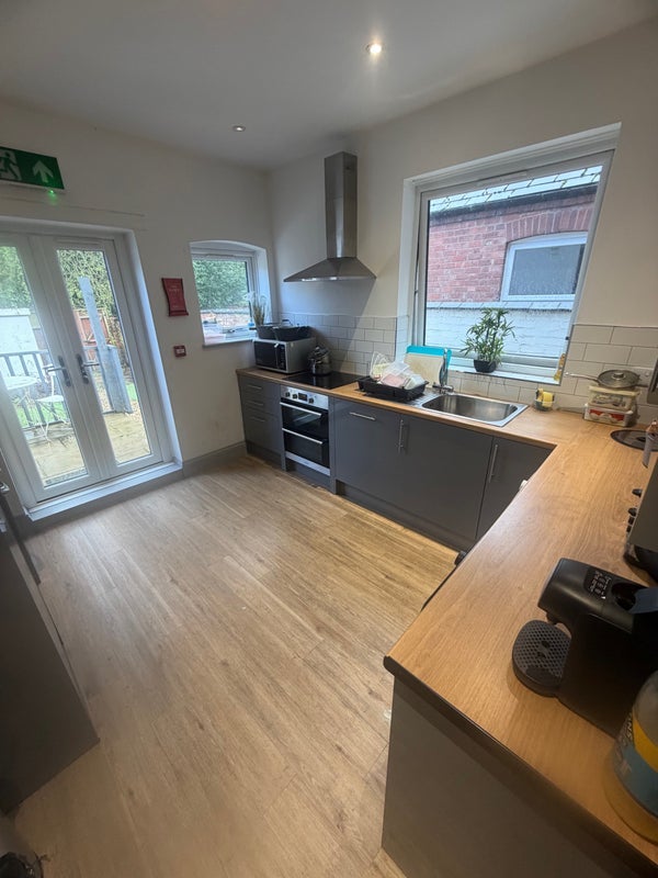 Room St Michael's Road in Coventry