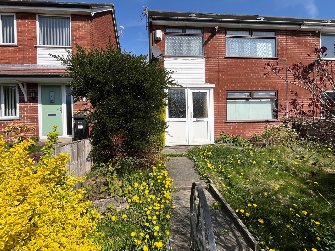 House Highfield Road in Farnworth