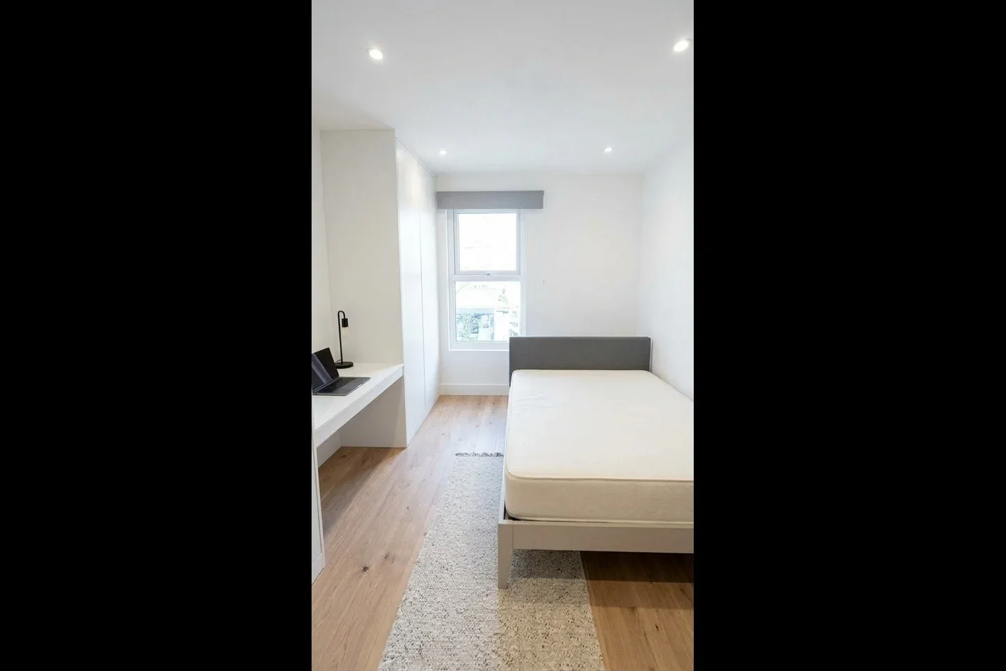 Room Lower Road in Greater London