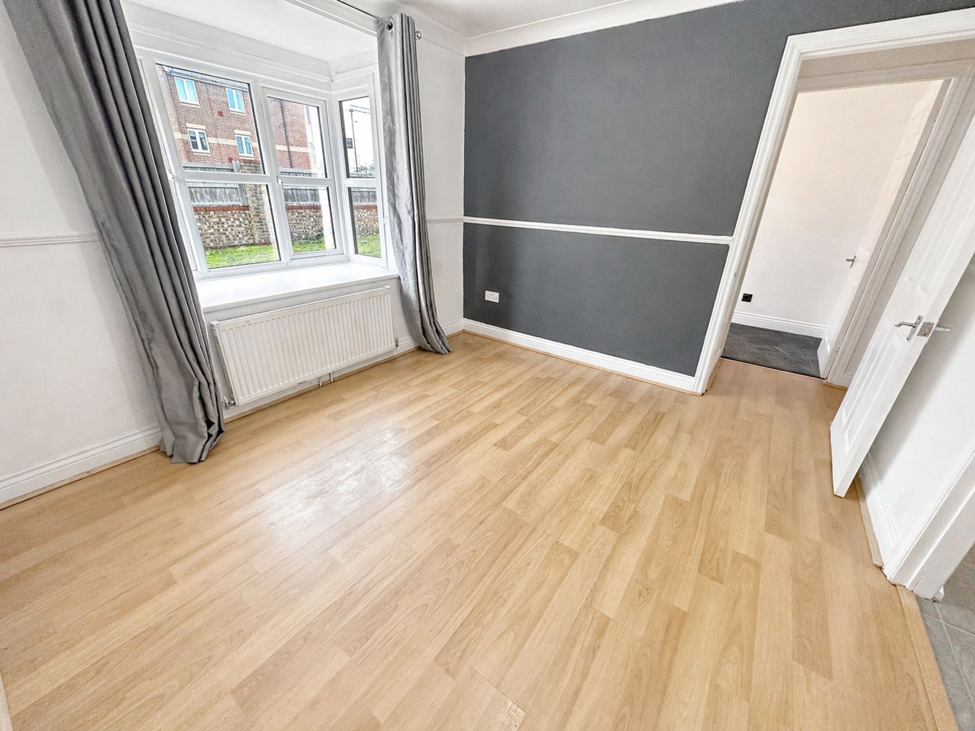 Flat Runnymede Road in Stanford-le-Hope