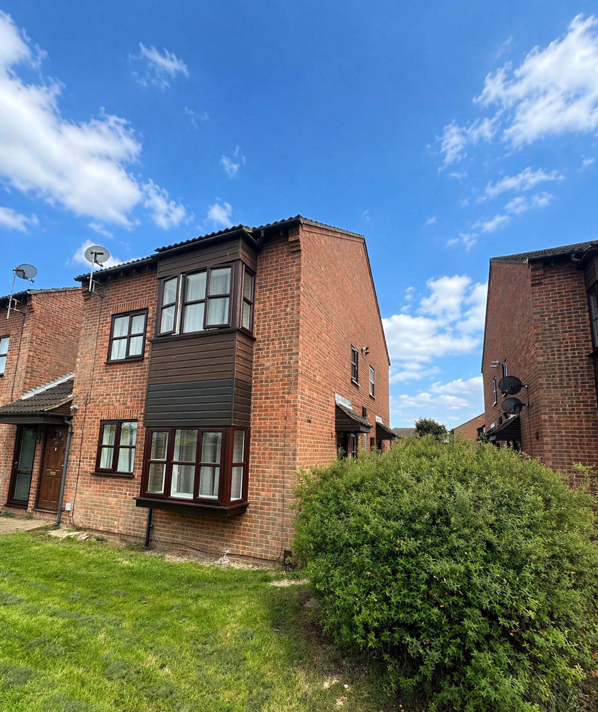 Flat Runnymede Road in Stanford-le-Hope
