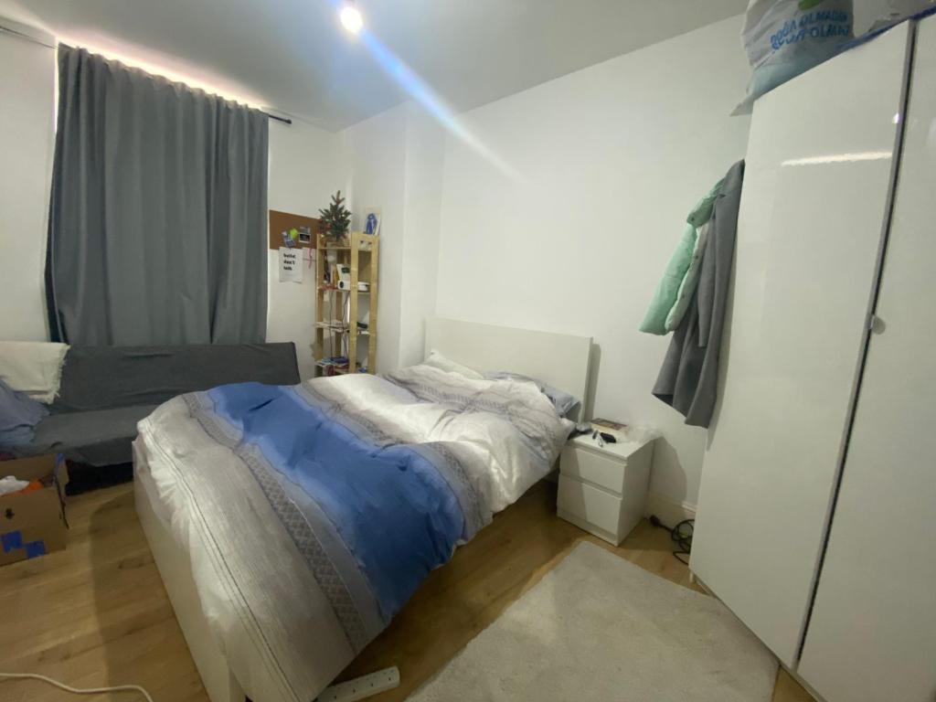 Flat Mare Street in Greater London
