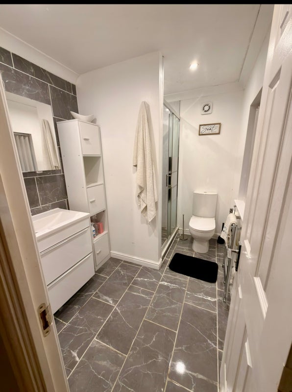 Room Damson Croft in Chesterfield