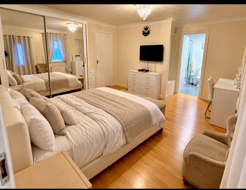 Room Damson Croft in Chesterfield