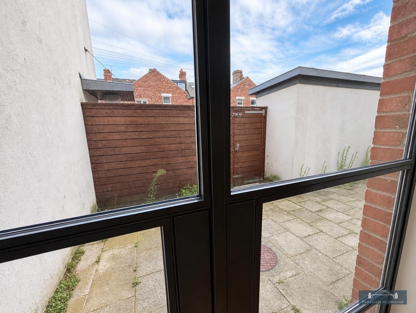 Flat Grosvenor Road in Newcastle upon Tyne