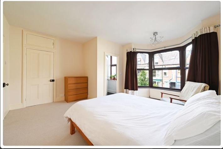 Room Coverdale Road in Sheffield