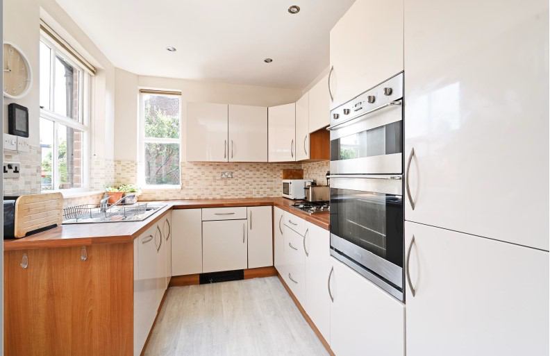 Room Coverdale Road in Sheffield