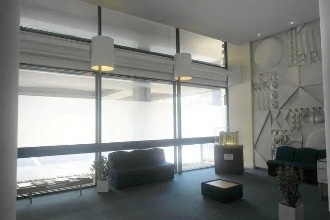 Room Commercial Road in Greater London