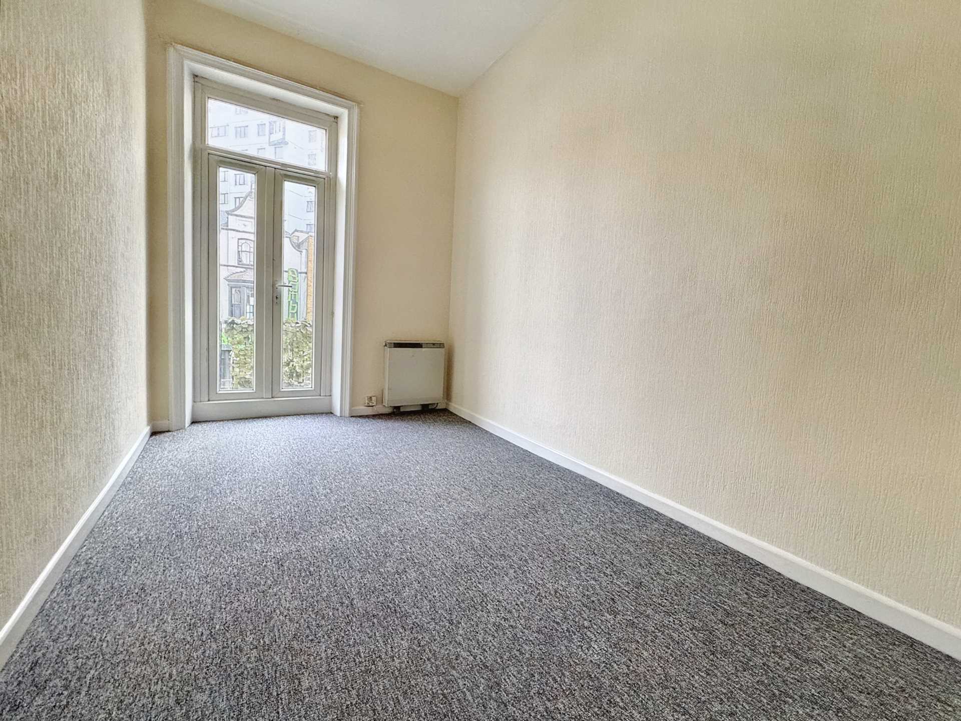 Flat Holdenhurst Road in Bournemouth