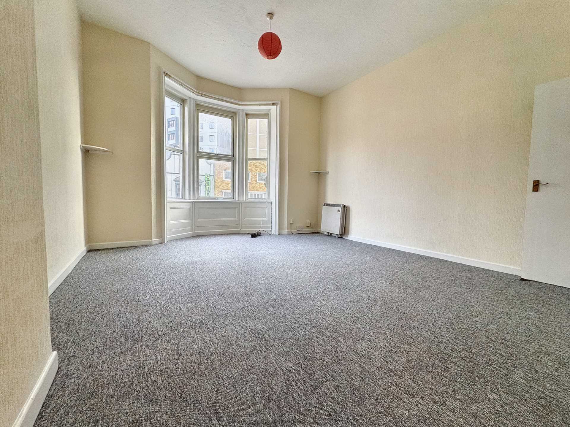 Flat Holdenhurst Road in Bournemouth