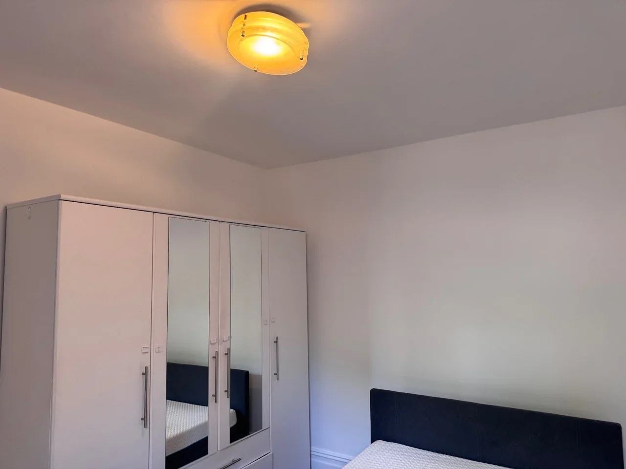 Flat Lewin Road in Greater London