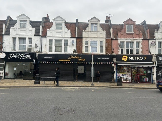 Flat High Street in Greater London