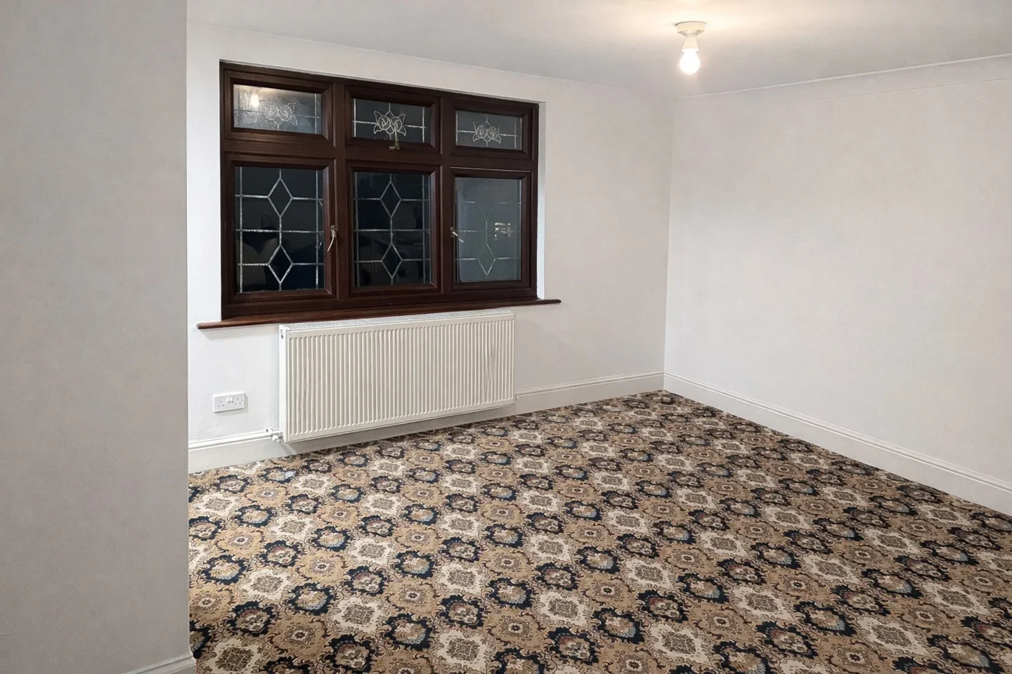Room Byron Avenue in Greater London