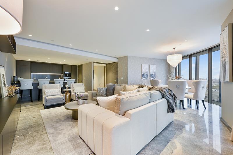 Flat Blackfriars Road in Greater London