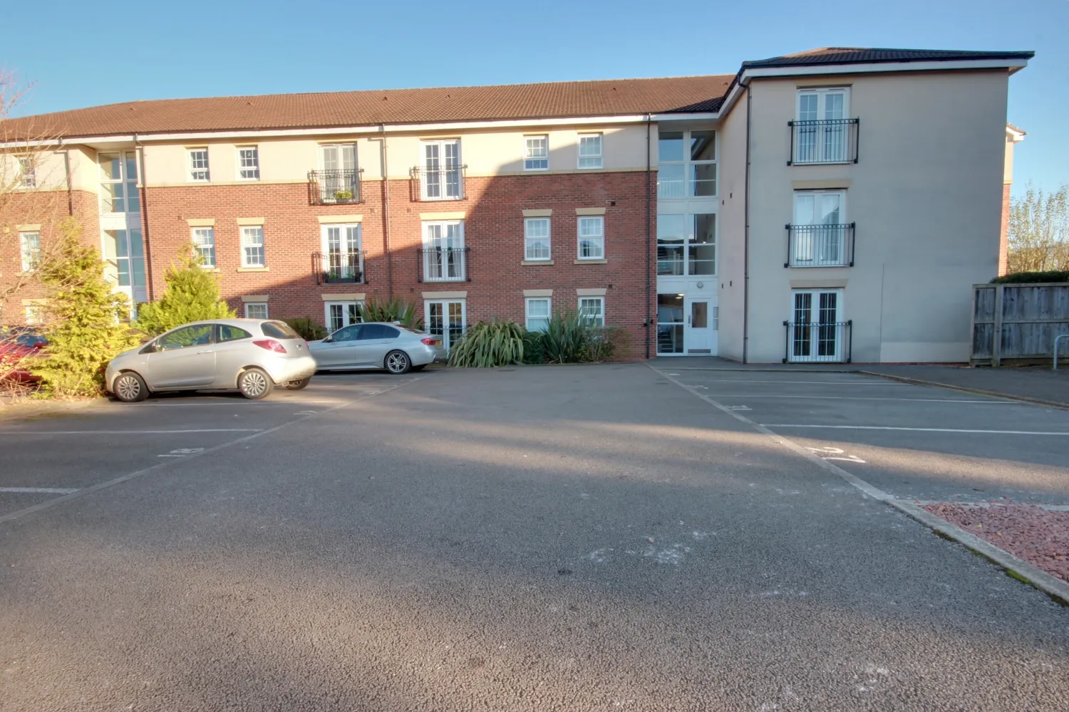 Flat Acklam Court in Beverley