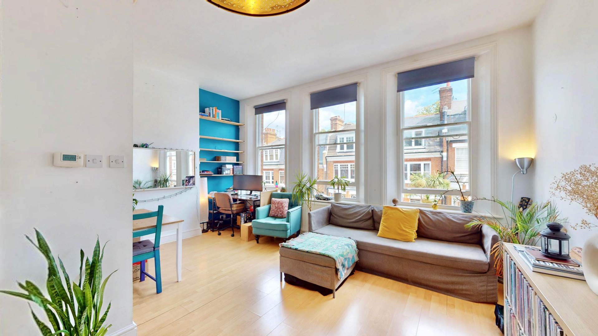 Flat Milton Avenue in Greater London