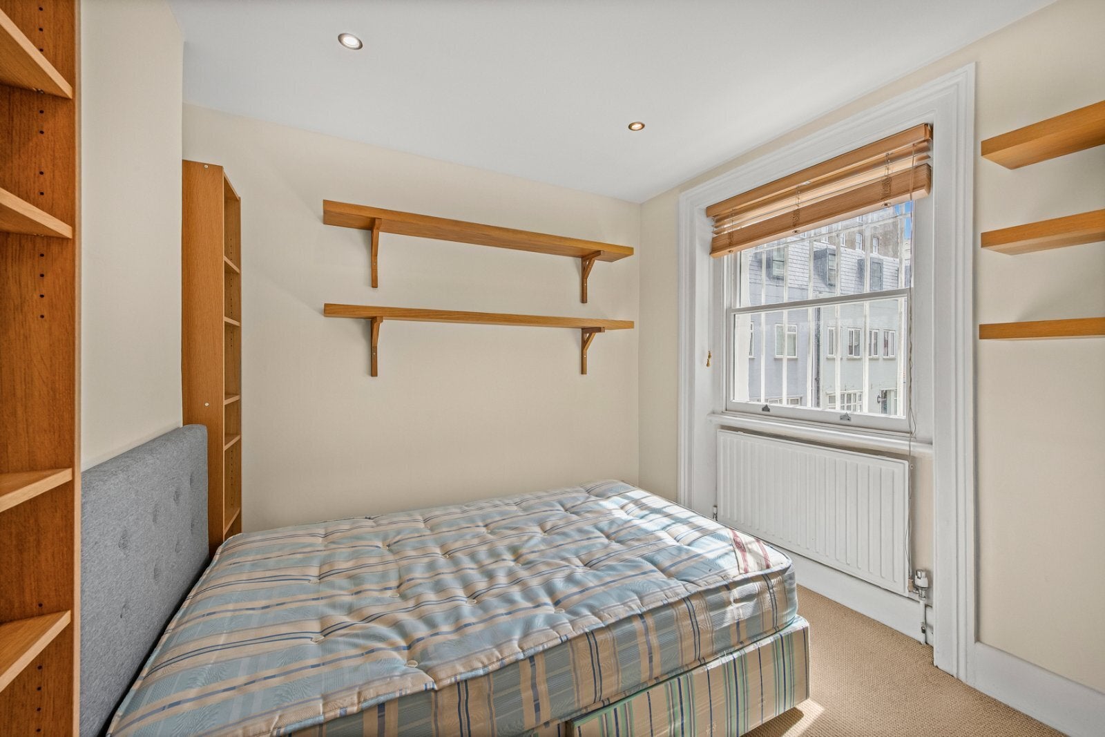 Flat Gloucester Terrace in City of Westminster