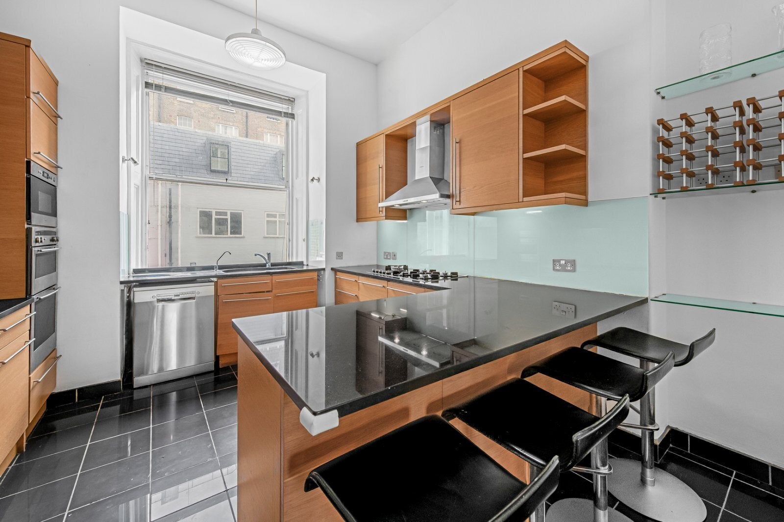 Flat Gloucester Terrace in City of Westminster