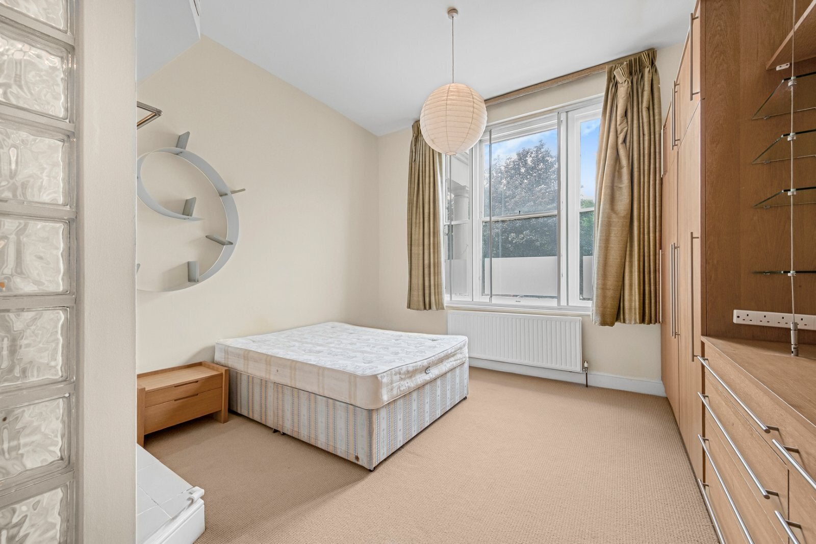 Flat Gloucester Terrace in City of Westminster