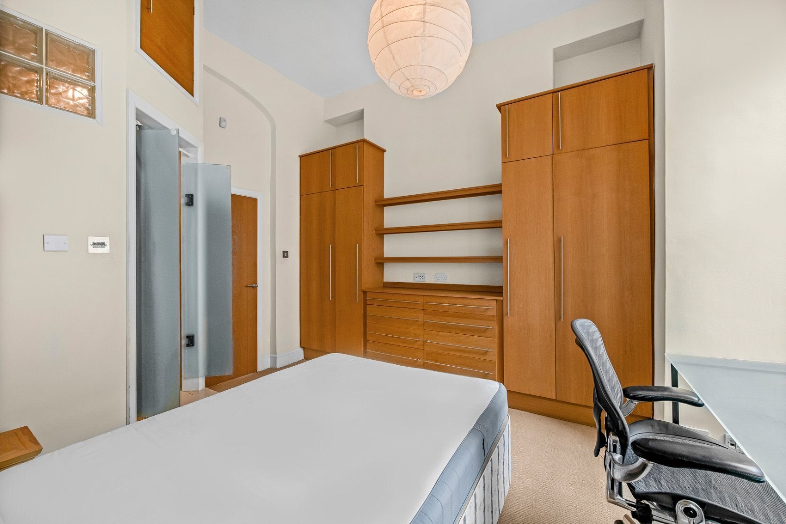 Flat Gloucester Terrace in City of Westminster