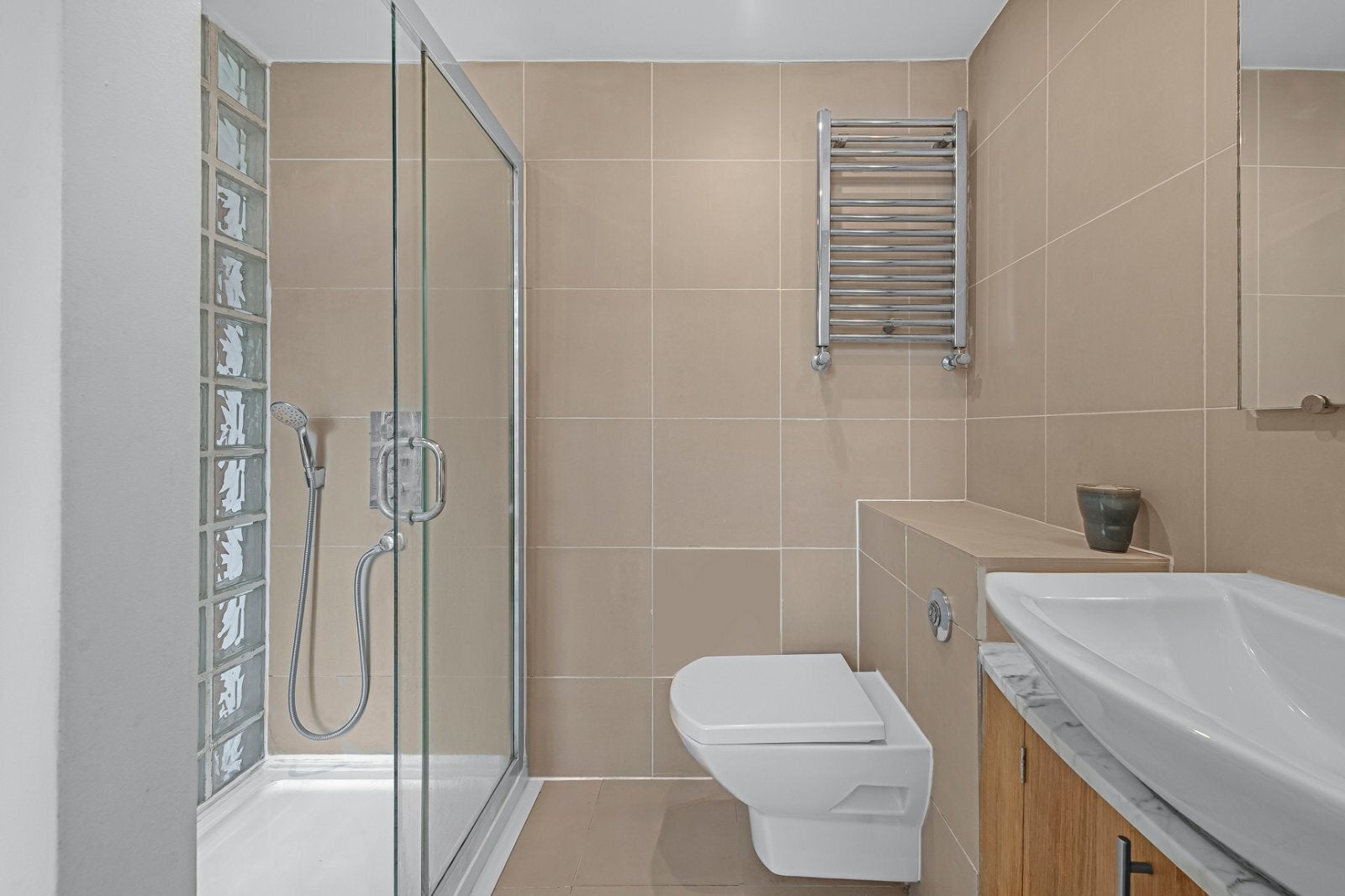 Flat Gloucester Terrace in City of Westminster