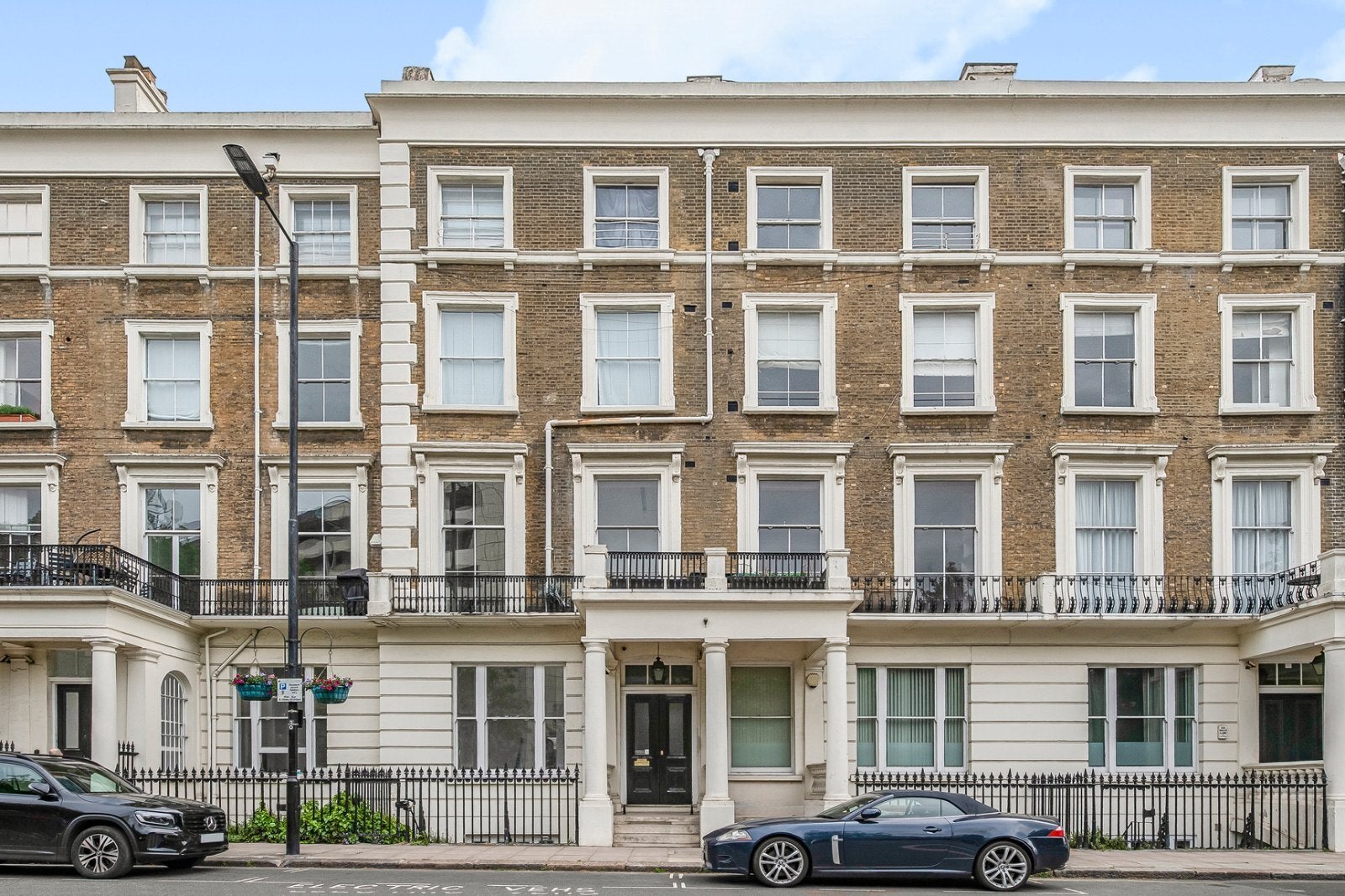 Flat Gloucester Terrace in City of Westminster