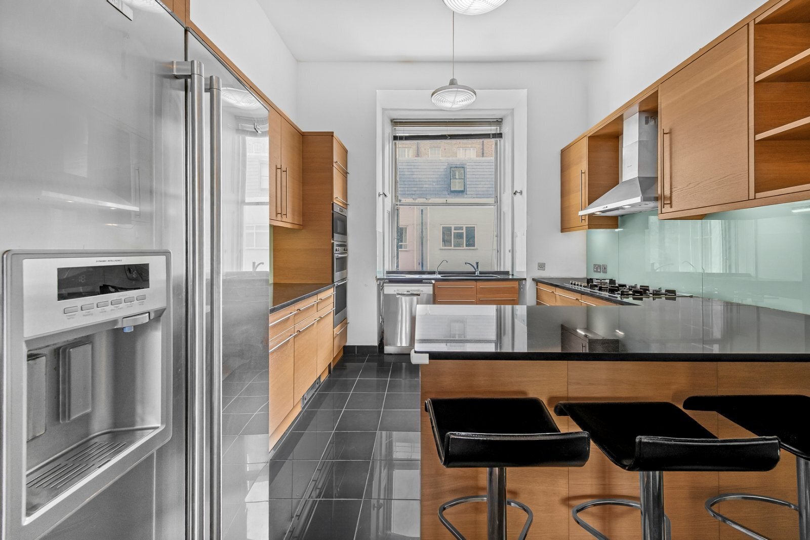 Flat Gloucester Terrace in City of Westminster