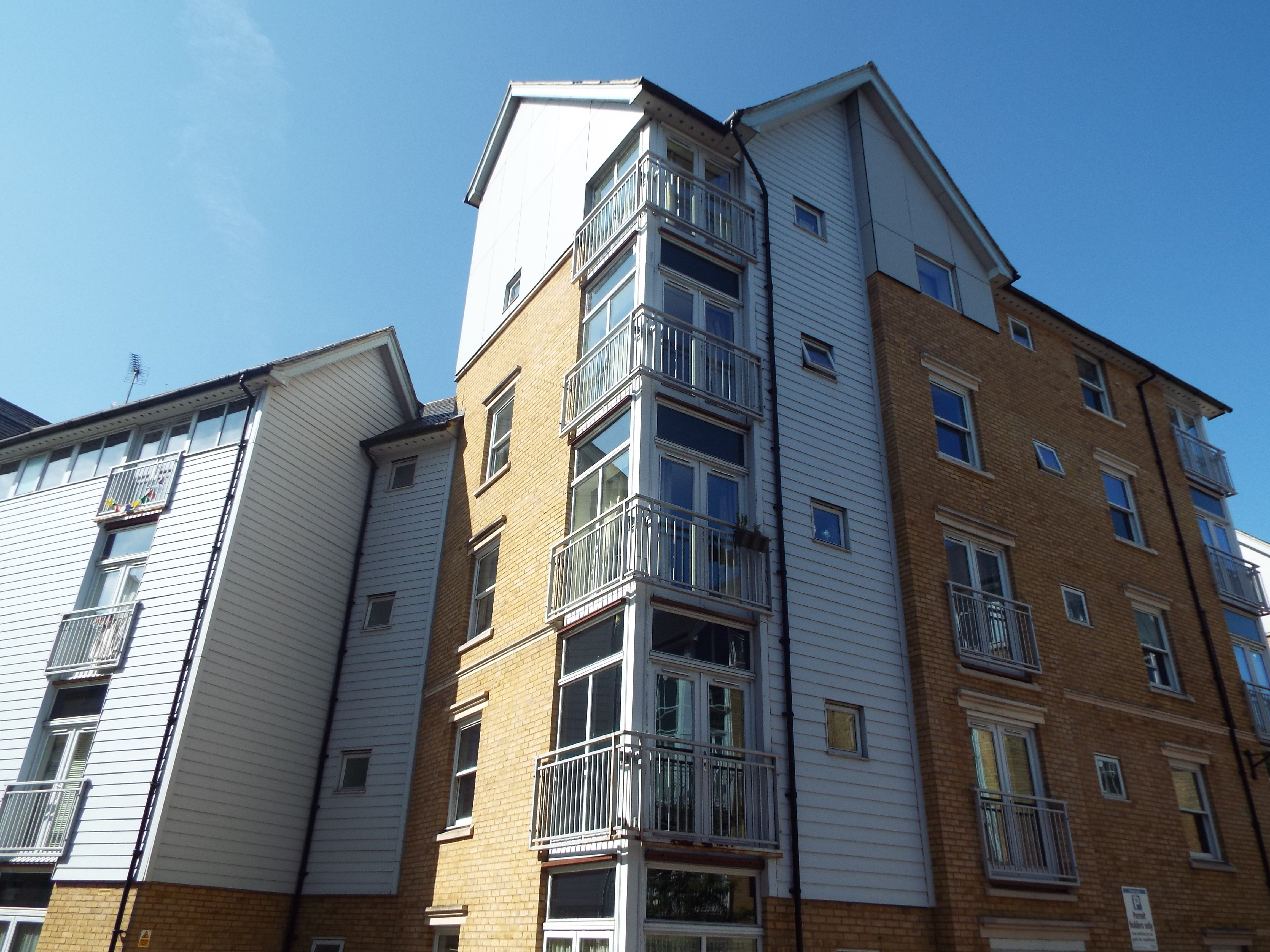 Flat Bingley Court in Canterbury