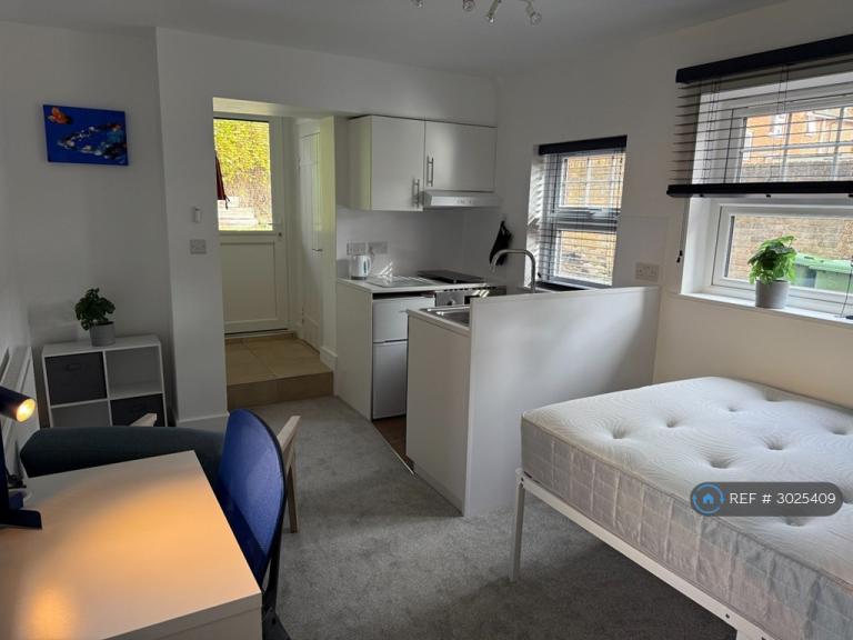 Room Holland Road in Maidstone