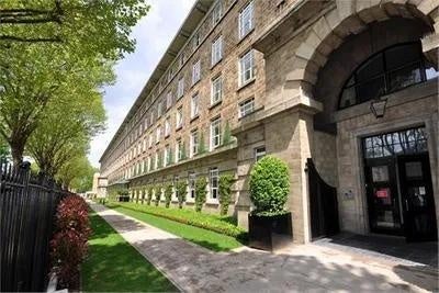 Flat Bromyard Avenue in Greater London