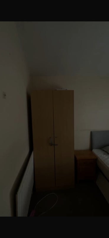 Room St Martin's Avenue in Greater London
