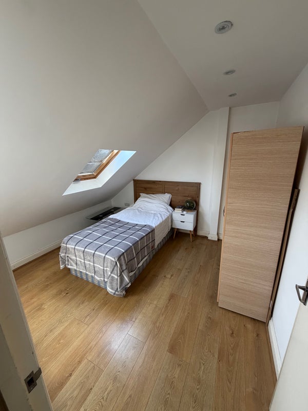 House Capworth Street in Greater London