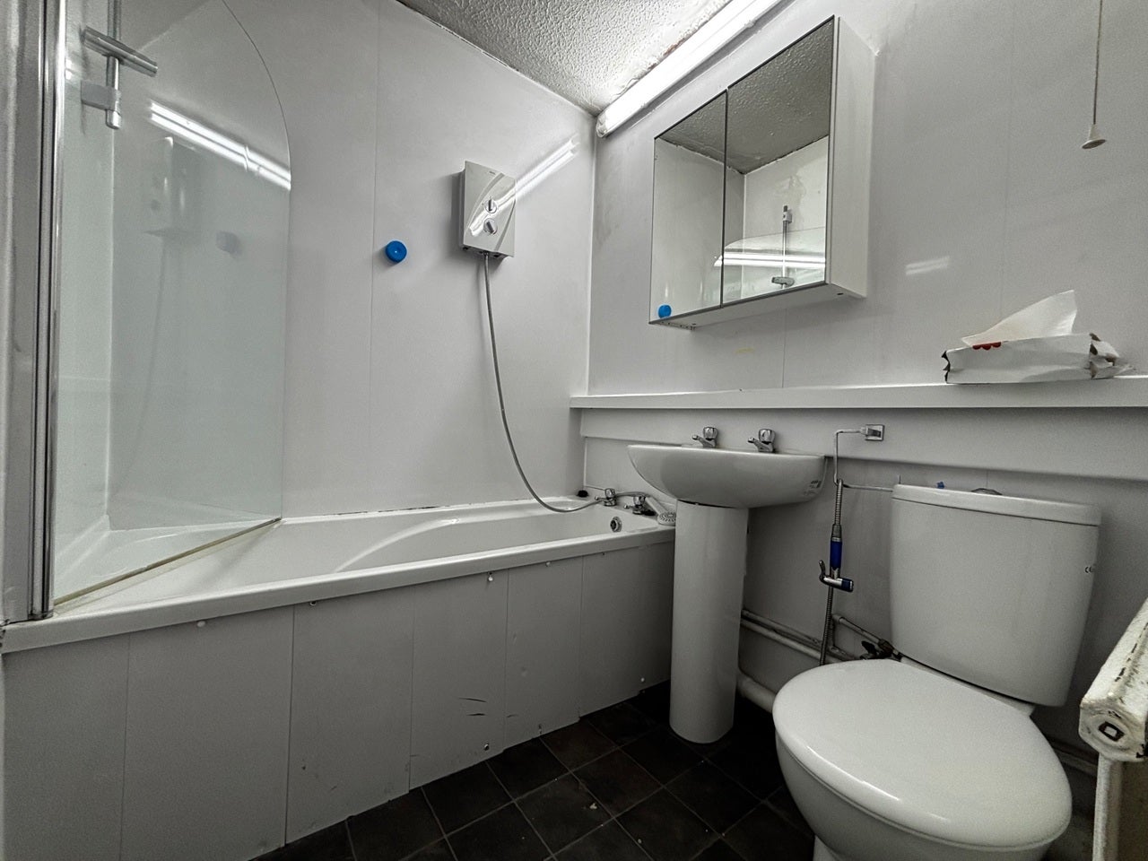 Flat Roston Road in Salford