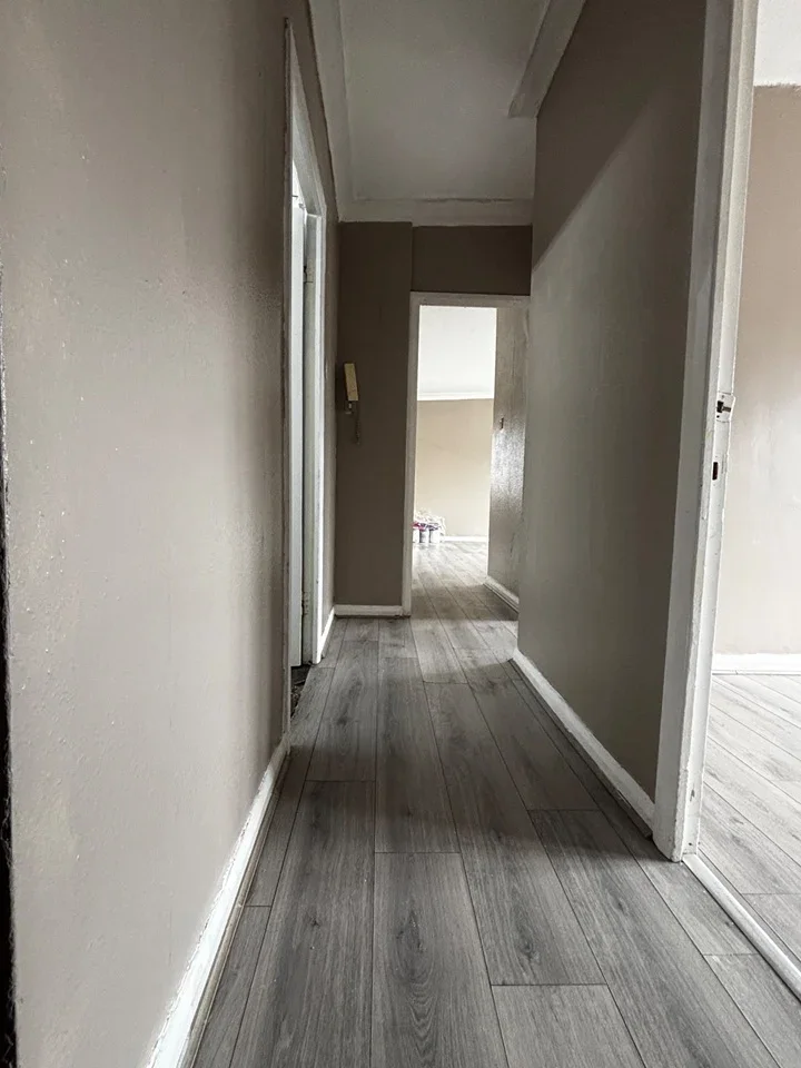 Flat Roston Road in Salford
