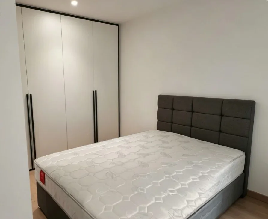 Flat Beresford Avenue in Greater London