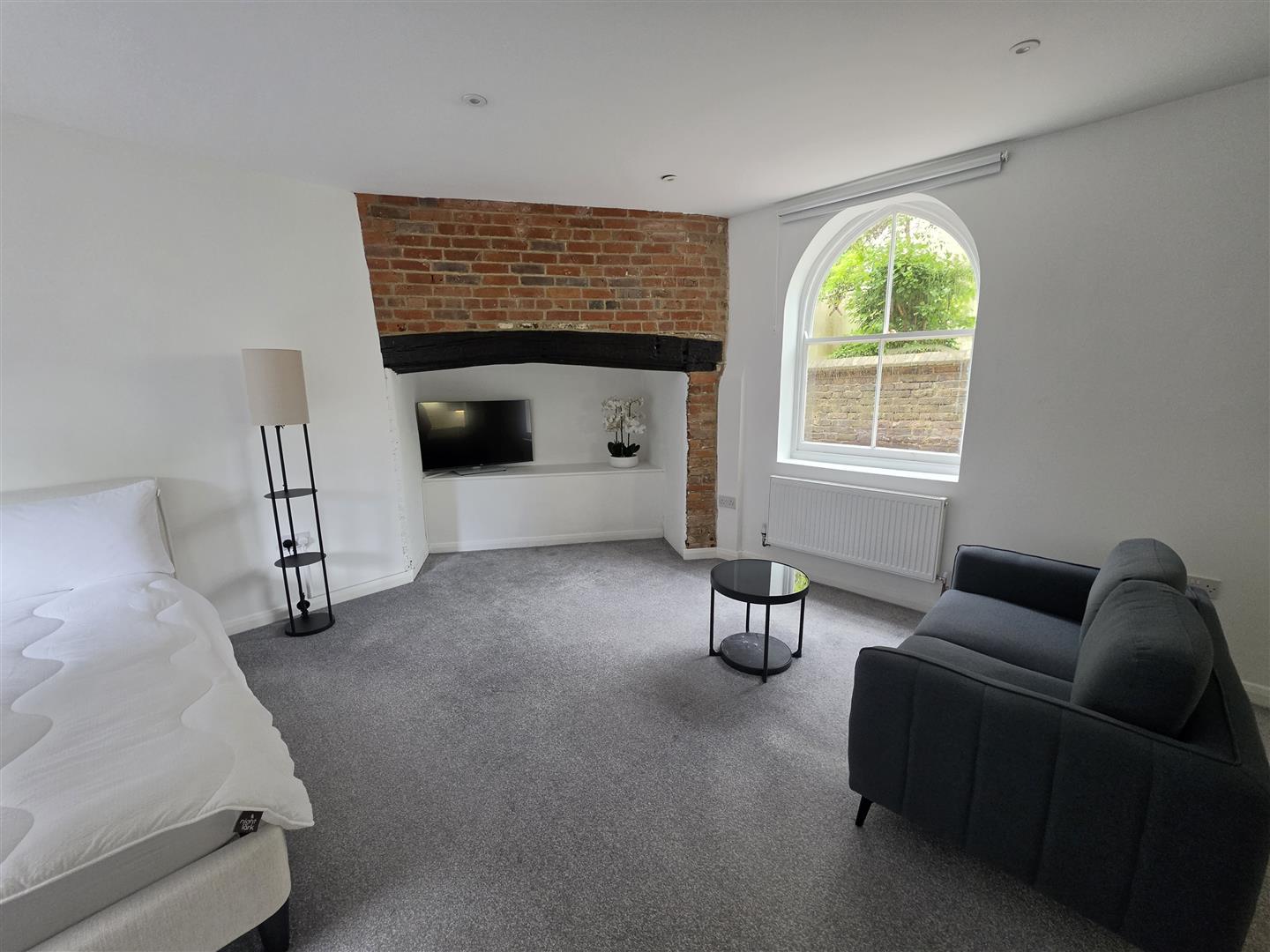 Flat Grafton Road in Borough of Swale