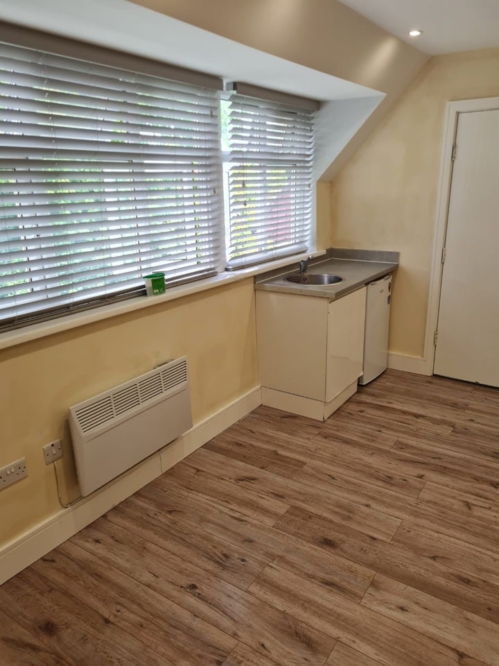 Flat Thornton Avenue in Greater London