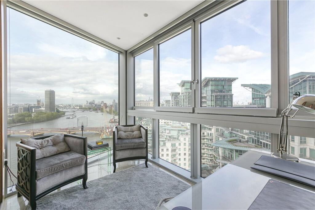 Flat Grosvenor Road in City of Westminster