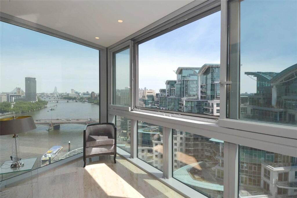 Flat Grosvenor Road in City of Westminster