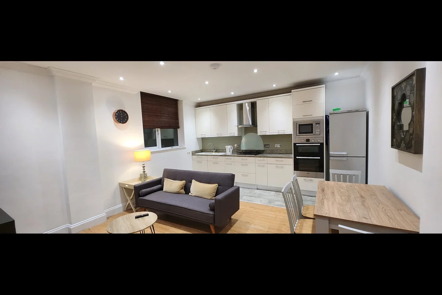 Flat Purley Road in Greater London