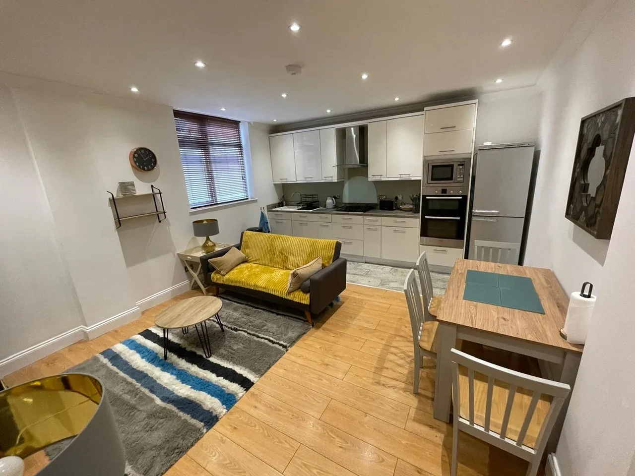 Flat Purley Road in Greater London