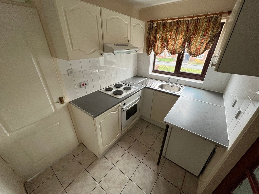 Flat Penn Road in Wolverhampton