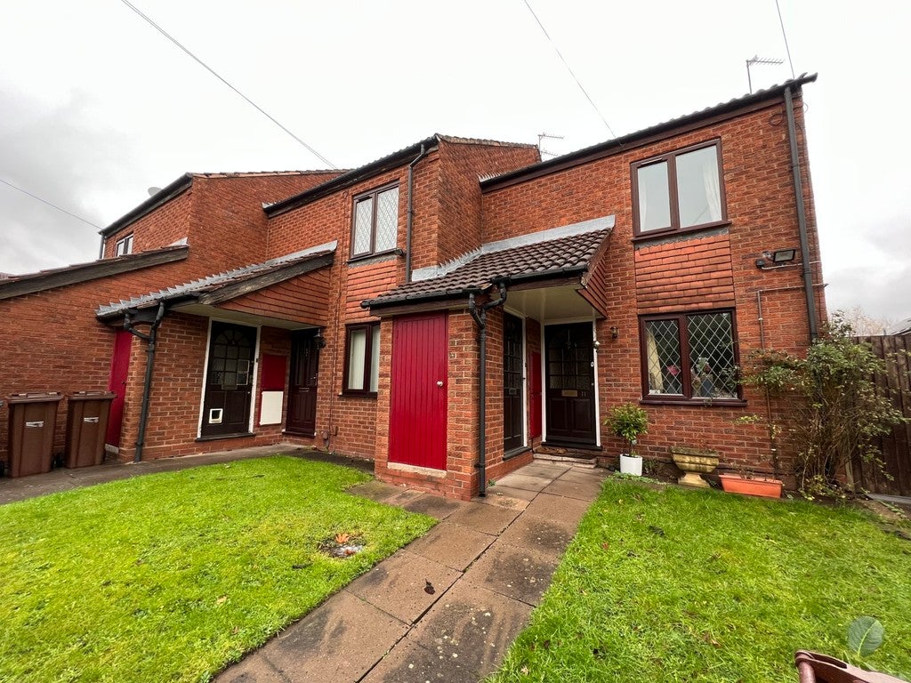 Flat Penn Road in Wolverhampton