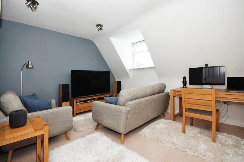 Flat John Cullis Gardens in Royal Leamington Spa