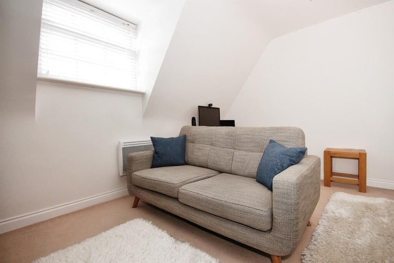 Flat John Cullis Gardens in Royal Leamington Spa