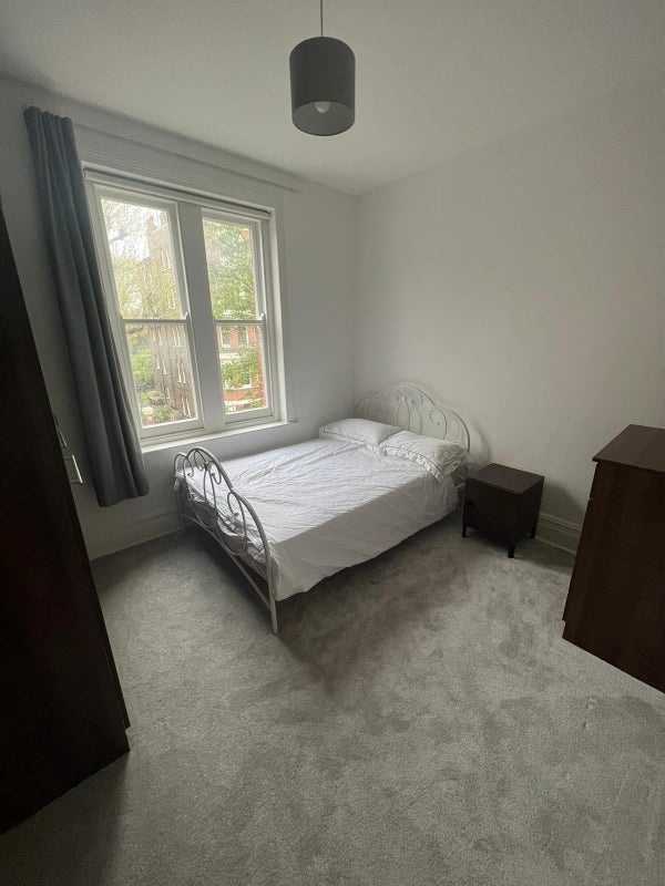 Flat Elgin Avenue in City of Westminster