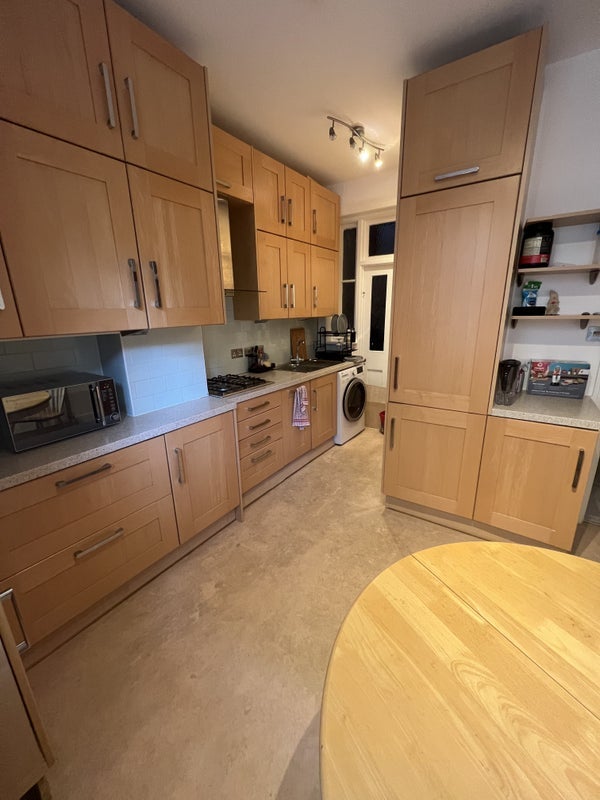 Flat Elgin Avenue in City of Westminster